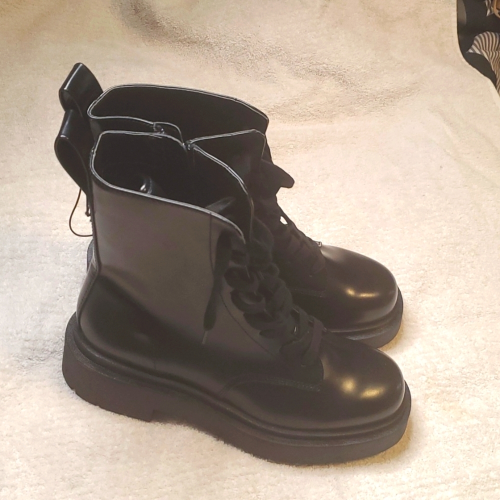 H & M Boots